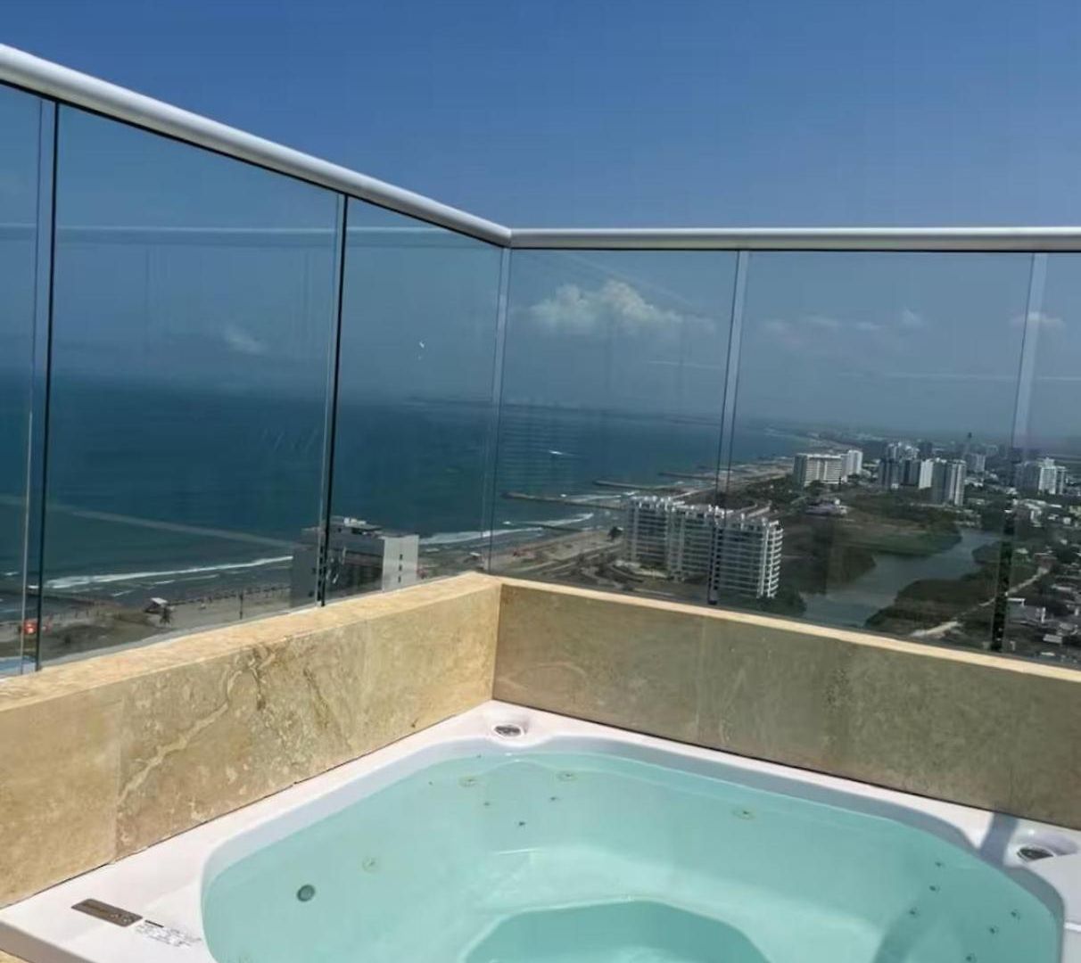 Sunset 47 - Premium Cartagena